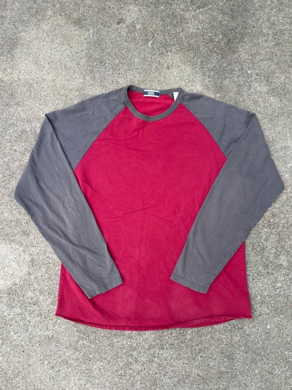 Vintage Y2K Gap Raglan Tee Mens XL 100% Cotton Red Gray Faded Streetwear Grunge